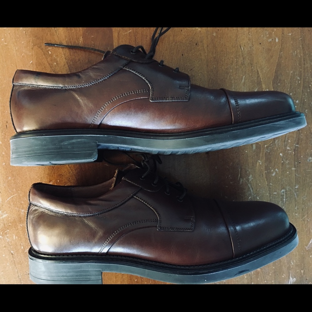 Bostonian “Tuscana” brown dress shoe. Size 9.5